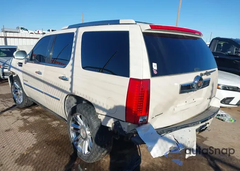 2013 Cadillac Escalade Platinum Edition z USA, uszkodzony, nr VIN 1GYS3DEFXDR104575